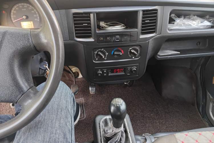 Used Wuling Zhiguang 2013 1.0L Practical Version Audio And AC Panel