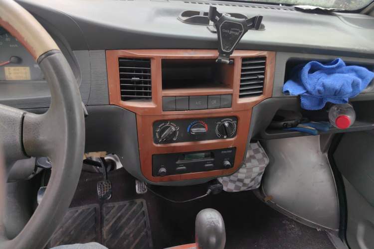Used Wuling Zhiguang 2013 1.0L Practical Version Audio And AC Panel