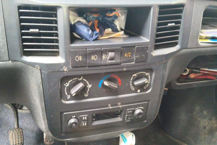 Used Wuling Zhiguang 2013 1.0L Practical Version Audio And AC Panel