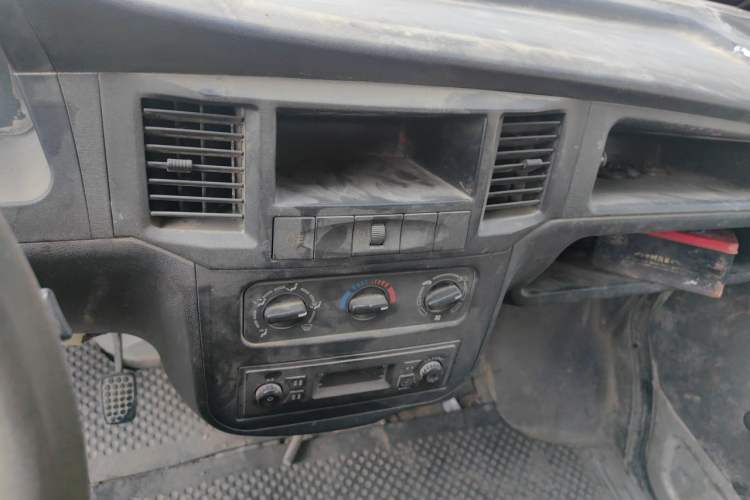 Used Wuling Zhiguang 2013 1.0L Practical Version Audio And AC Panel