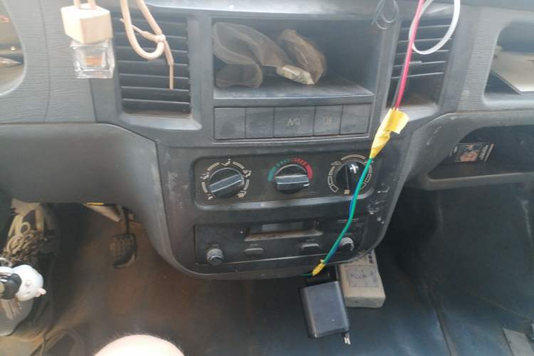 Used Wuling Zhiguang 2013 1.0L Practical Version Audio And AC Panel