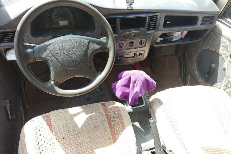 Used Wuling Zhiguang 2013 1.0L Practical Version Center Console