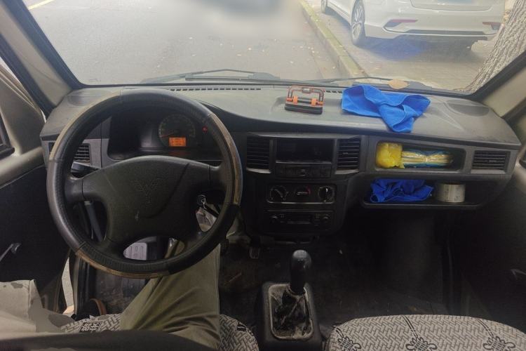 Used Wuling Zhiguang 2013 1.0L Practical Version Center Console