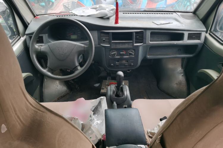 Used Wuling Zhiguang 2013 1.0L Practical Version Center Console