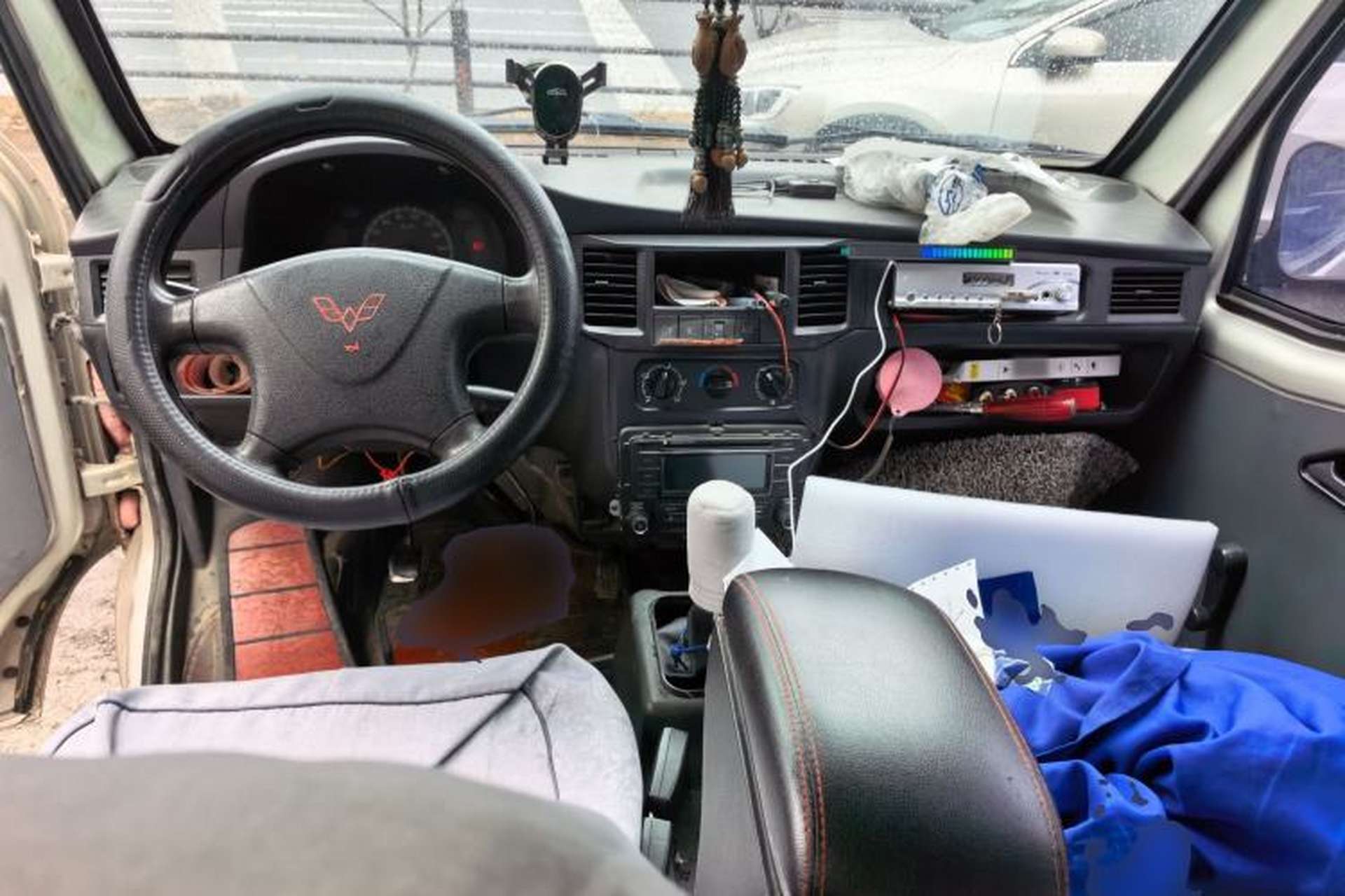 Used Wuling Zhiguang 2013 1.0L Practical Version Center Console