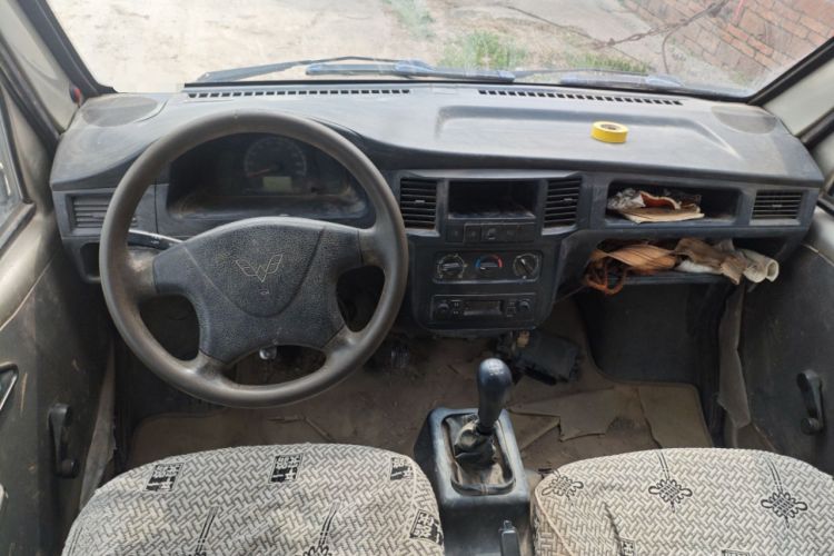 Used Wuling Zhiguang 2013 1.0L Practical Version Center Console