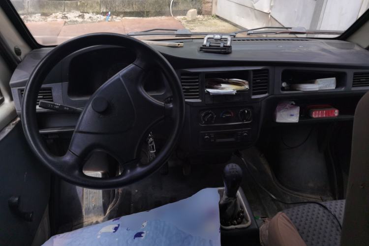 Used Wuling Zhiguang 2013 1.0L Practical Version Center Console