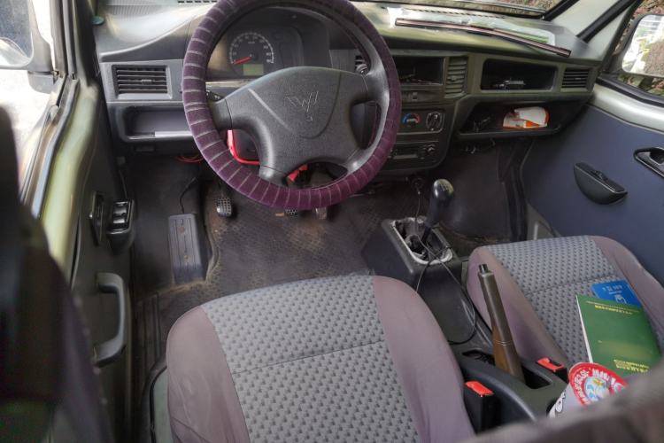Used Wuling Zhiguang 2013 1.0L Practical Version Center Console