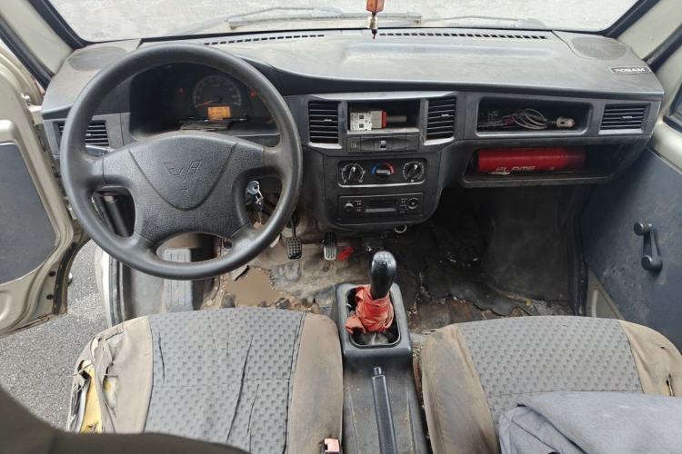 Used Wuling Zhiguang 2013 1.0L Practical Version Center Console