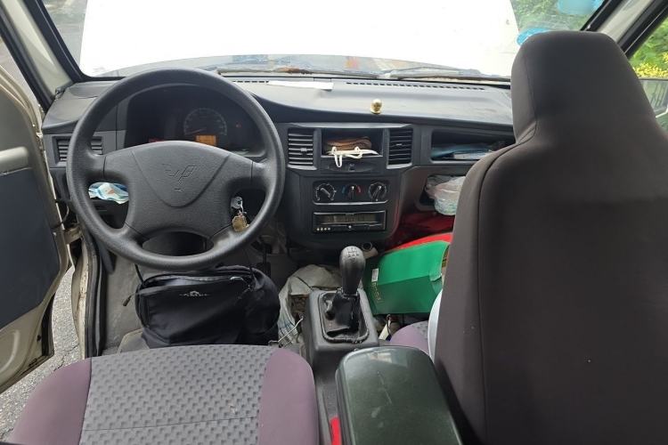 Used Wuling Zhiguang 2013 1.0L Practical Version Center Console