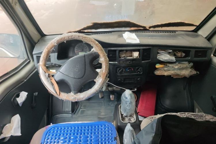 Used Wuling Zhiguang 2013 1.0L Practical Version Center Console