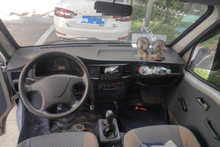 Used Wuling Zhiguang 2013 1.0L Practical Version Center Console