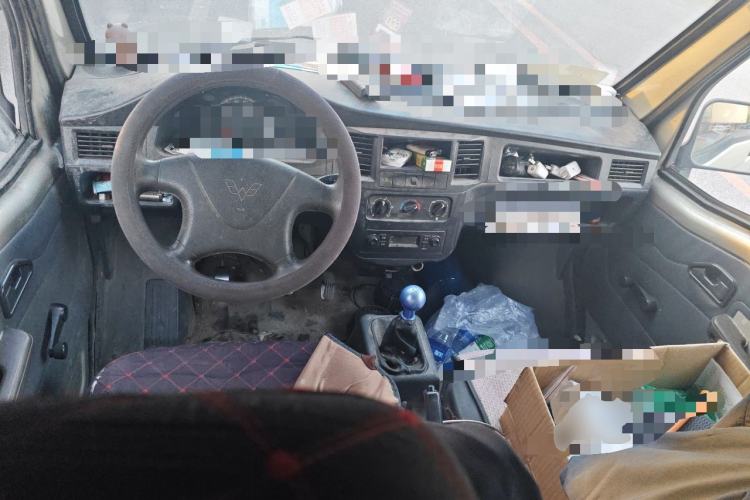 Used Wuling Zhiguang 2013 1.0L Practical Version Center Console