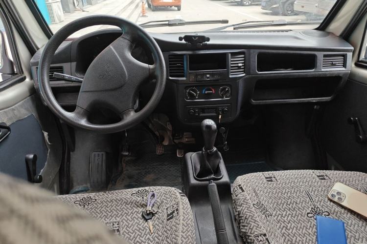 Used Wuling Zhiguang 2013 1.0L Practical Version Center Console
