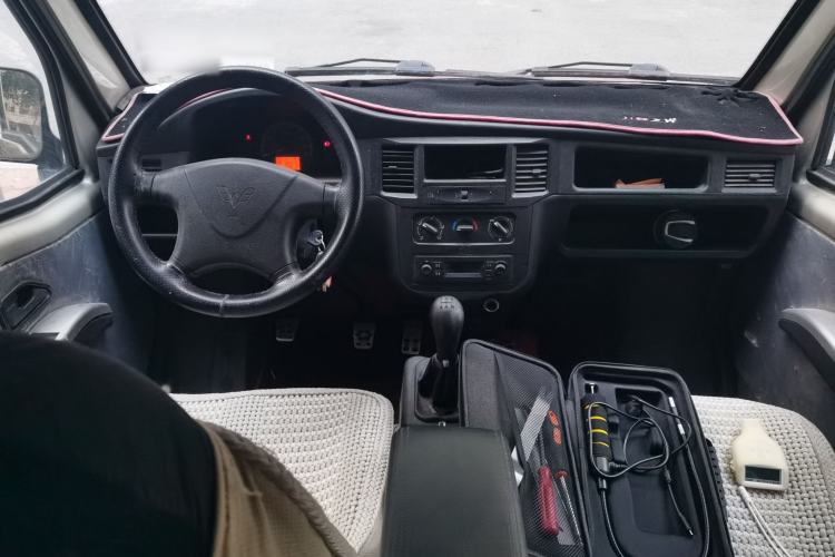 Used Wuling Zhiguang 2013 1.0L Practical Version Center Console