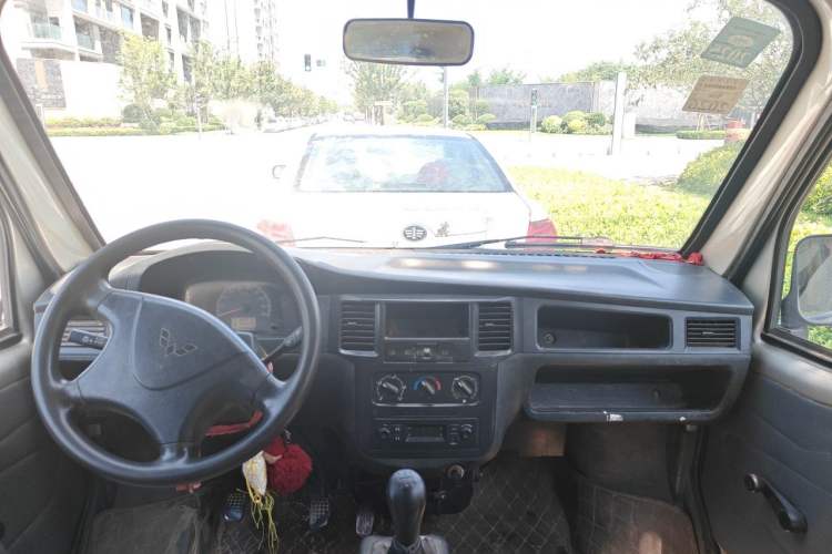 Used Wuling Zhiguang 2013 1.0L Practical Version Center Console