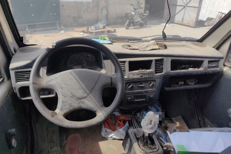 Used Wuling Zhiguang 2013 1.0L Practical Version Center Console