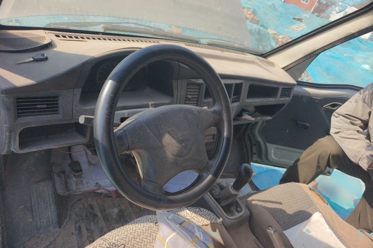 Used Wuling Zhiguang 2013 1.0L Practical Version Center Console