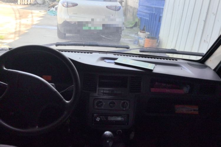 Used Wuling Zhiguang 2013 1.0L Practical Version Center Console