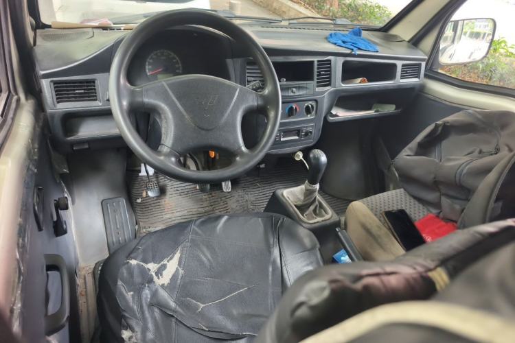 Used Wuling Zhiguang 2013 1.0L Practical Version Center Console