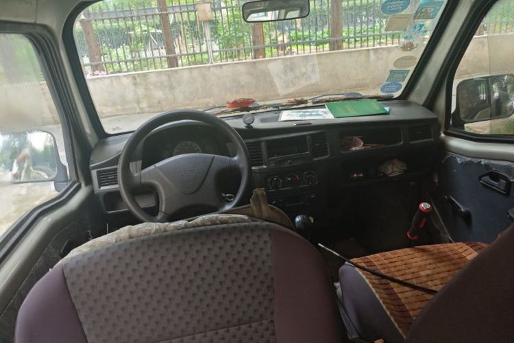 Used Wuling Zhiguang 2013 1.0L Practical Version Center Console