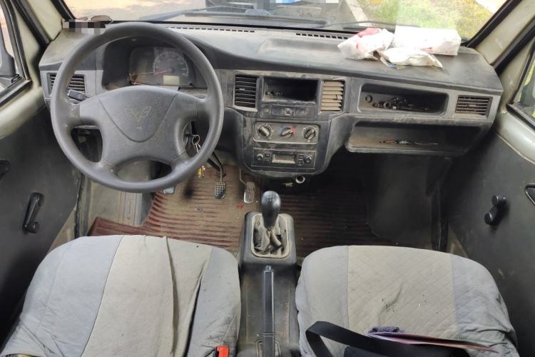 Used Wuling Zhiguang 2013 1.0L Practical Version Center Console