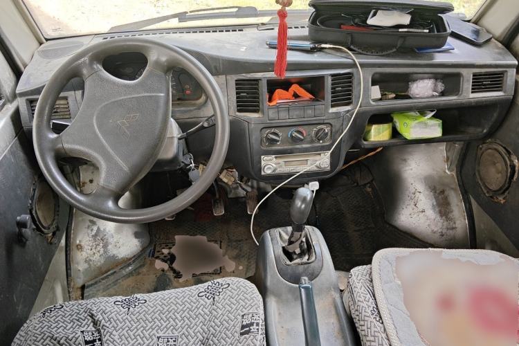 Used Wuling Zhiguang 2013 1.0L Practical Version Center Console