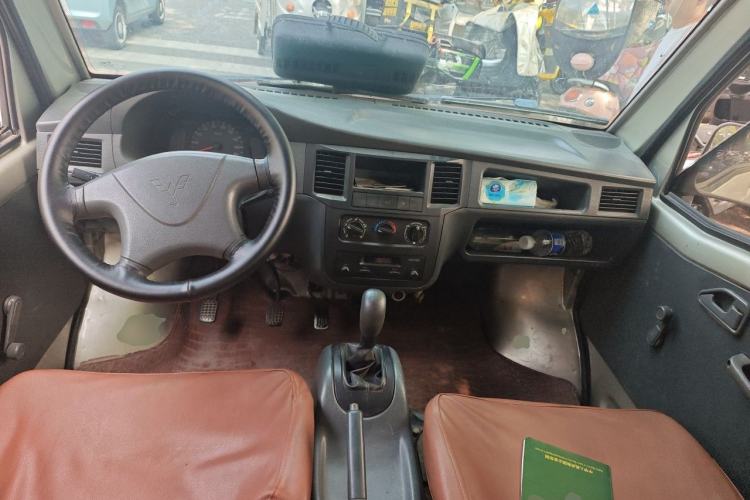 Used Wuling Zhiguang 2013 1.0L Practical Version Center Console
