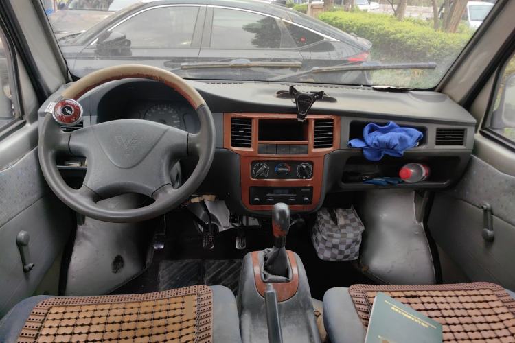 Used Wuling Zhiguang 2013 1.0L Practical Version Center Console