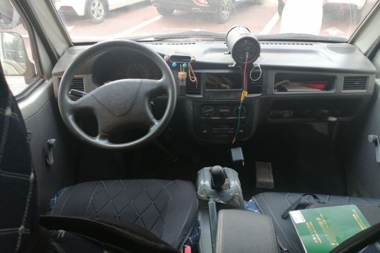 Used Wuling Zhiguang 2013 1.0L Practical Version Center Console