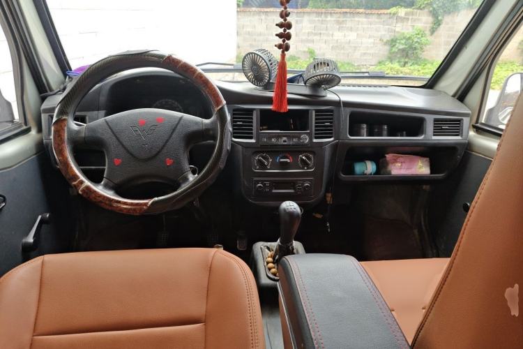 Used Wuling Zhiguang 2013 1.0L Practical Version Center Console