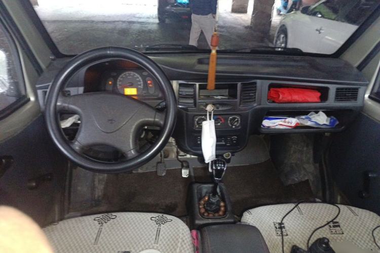 Used Wuling Zhiguang 2013 1.0L Practical Version Center Console