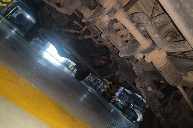 Used Wuling Zhiguang 2013 1.0L Practical Version Chassis Front