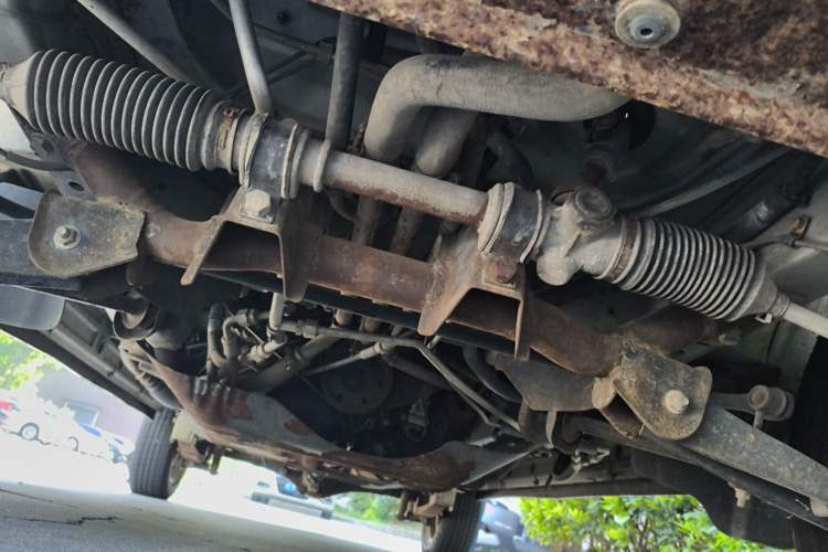 Used Wuling Zhiguang 2013 1.0L Practical Version Chassis Front
