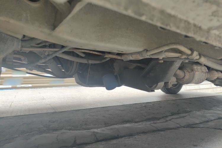 Used Wuling Zhiguang 2013 1.0L Practical Version Chassis Front Left