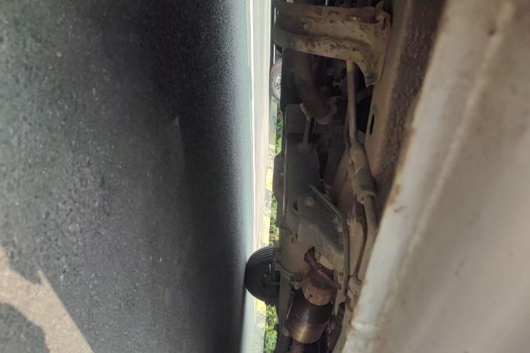 Used Wuling Zhiguang 2013 1.0L Practical Version Chassis Front Left