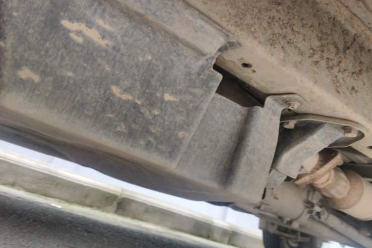 Used Wuling Zhiguang 2013 1.0L Practical Version Chassis Front Left