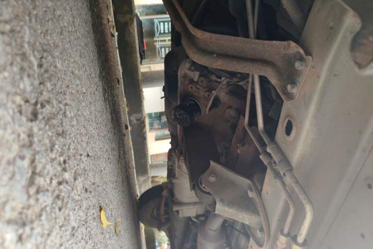 Used Wuling Zhiguang 2013 1.0L Practical Version Chassis Front Left