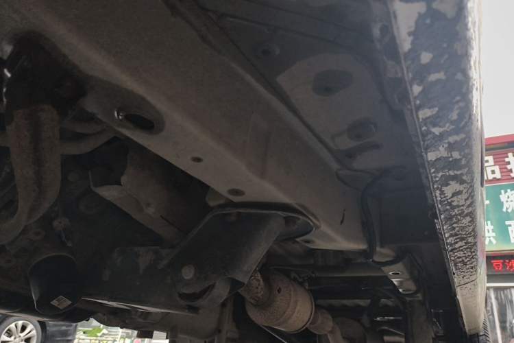Used Wuling Zhiguang 2013 1.0L Practical Version Chassis Front Left