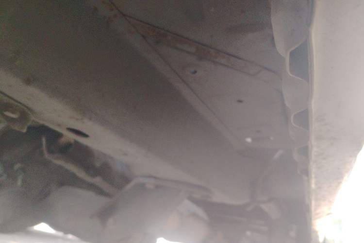 Used Wuling Zhiguang 2013 1.0L Practical Version Chassis Front Left