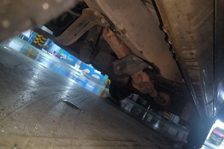 Used Wuling Zhiguang 2013 1.0L Practical Version Chassis Front Left