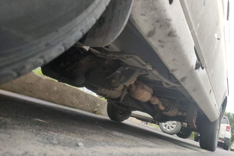 Used Wuling Zhiguang 2013 1.0L Practical Version Chassis Front Left