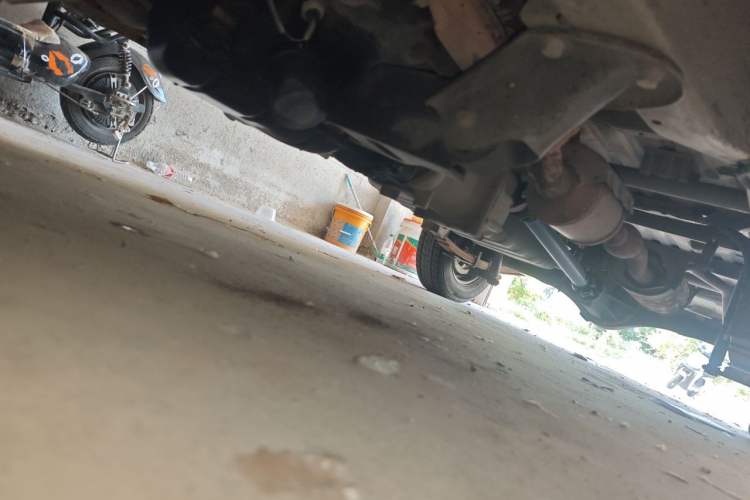 Used Wuling Zhiguang 2013 1.0L Practical Version Chassis Front Left