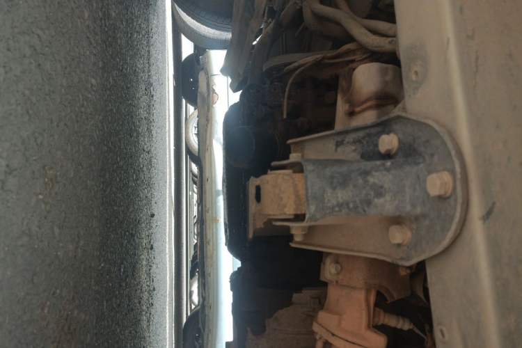 Used Wuling Zhiguang 2013 1.0L Practical Version Chassis Front Left
