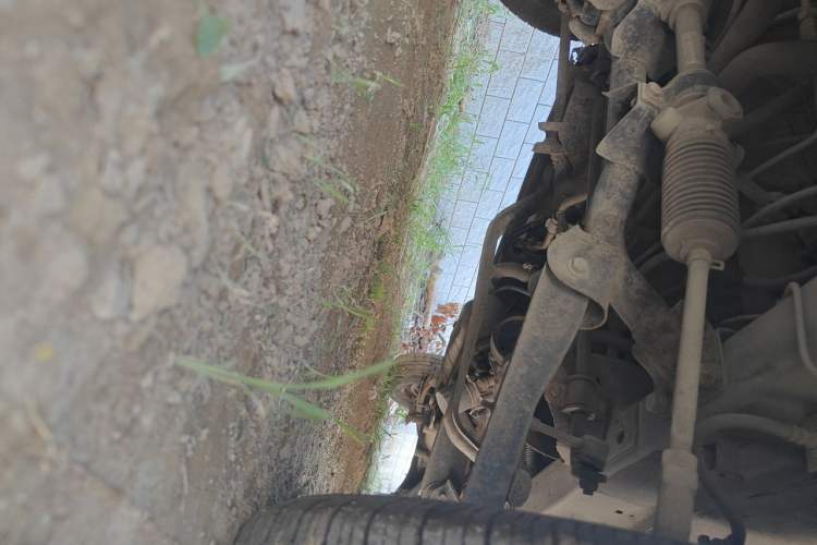 Used Wuling Zhiguang 2013 1.0L Practical Version Chassis Front Left