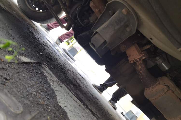 Used Wuling Zhiguang 2013 1.0L Practical Version Chassis Front Left