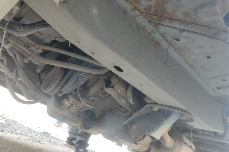 Used Wuling Zhiguang 2013 1.0L Practical Version Chassis Front Left