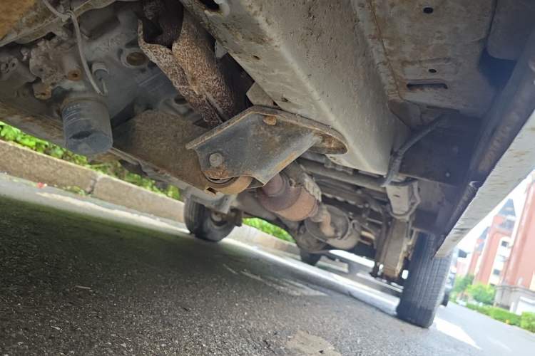Used Wuling Zhiguang 2013 1.0L Practical Version Chassis Front Left