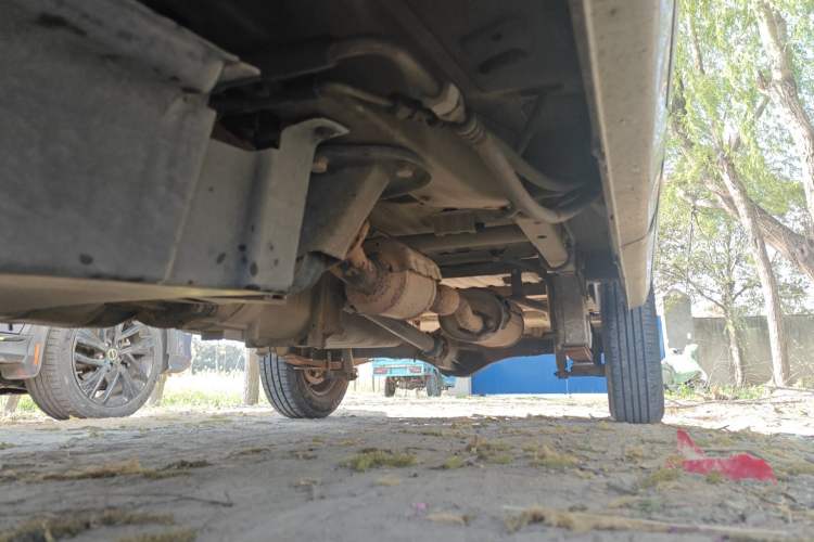 Used Wuling Zhiguang 2013 1.0L Practical Version Chassis Front Left