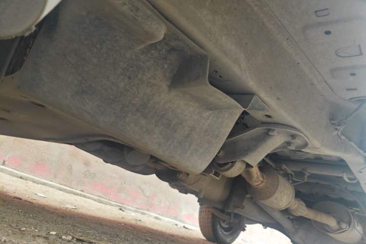 Used Wuling Zhiguang 2013 1.0L Practical Version Chassis Front Left